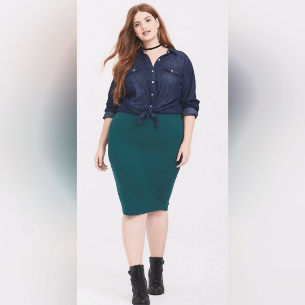 Torrid Green Ponte Pencil Skirt Size 1